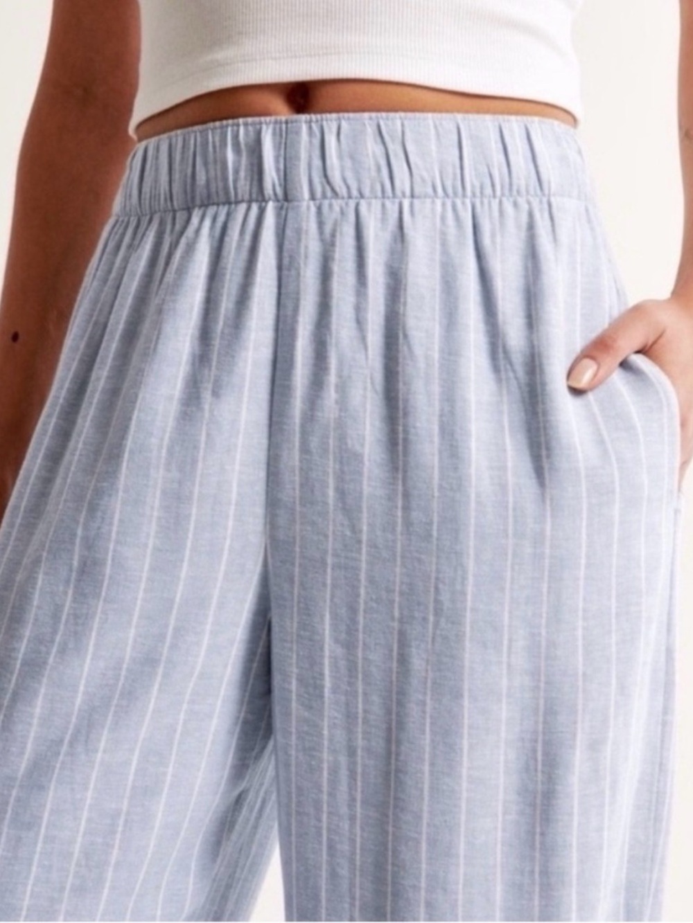 Abercrombie & Fitch Light Blue Pinstripe linen blend pull on pant - Picture 2 of 2